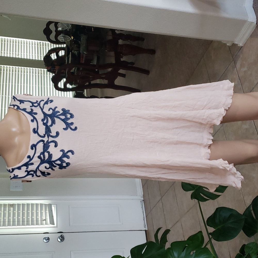 E2 Clothing M sleeveless ruffle bottom embroidered mini